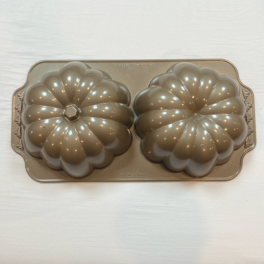 Pumpkin Cake pan.